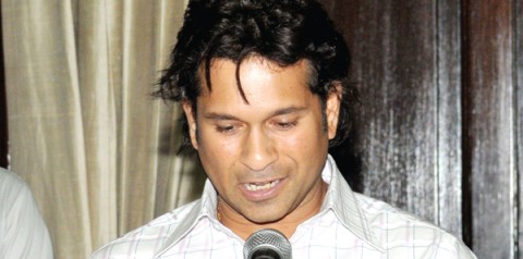 Sachin is not lying, claims Manohar